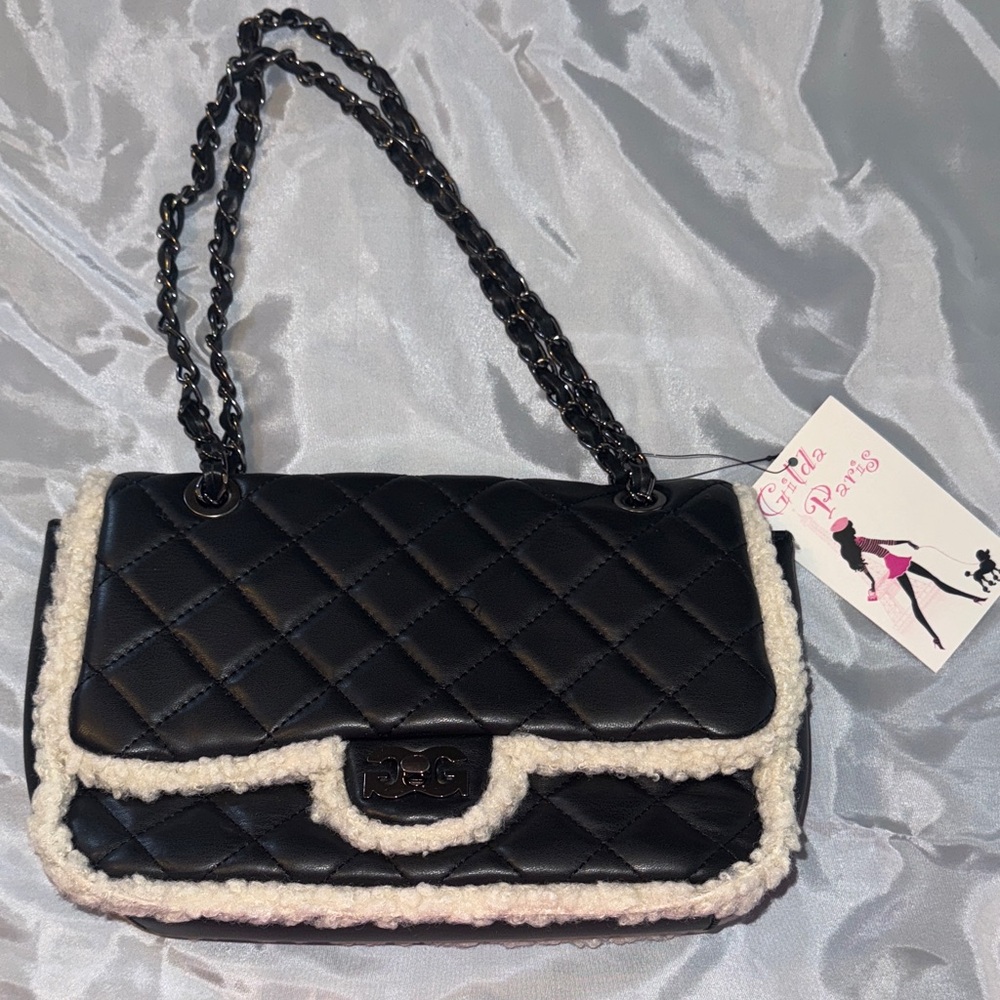 Chic Black Quilted Shoulder Bag with Chain Strap